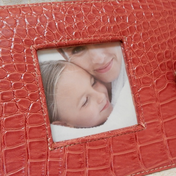 Liz Claiborne Salmon Color 4 piece wallet set - Picture 2 of 8